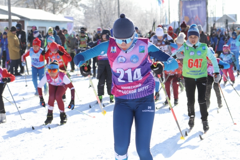 Около 700 сахалинцев приняли участие в XXX Троицком лыжном марафоне