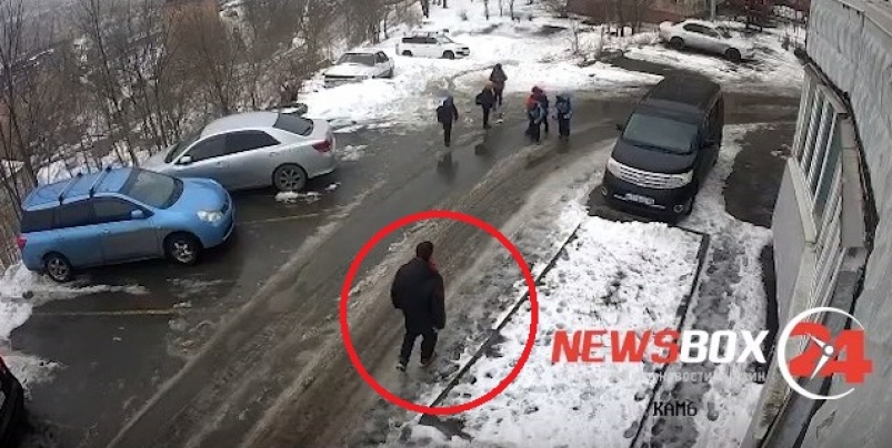 Мужчина, ограбивший ребенка, вызвал лютый гнев у жителей Владивостока - детали