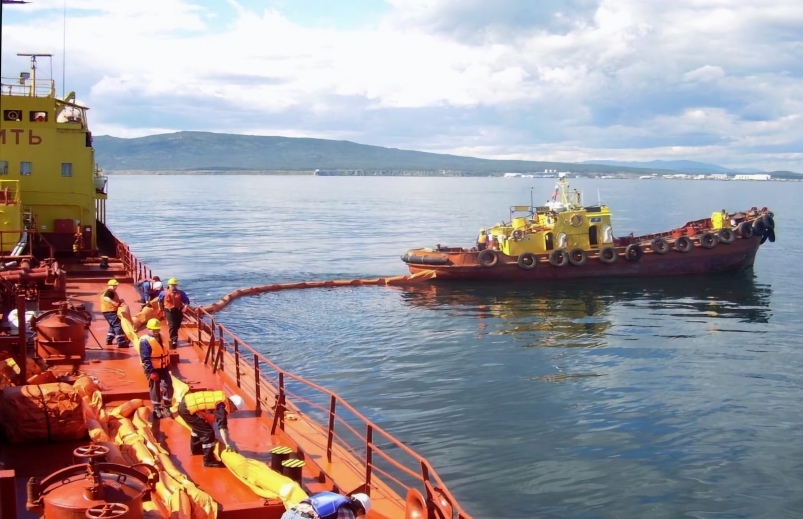В Корсакове запустили проект по сбору и очистке загрязненных вод с морских судов
