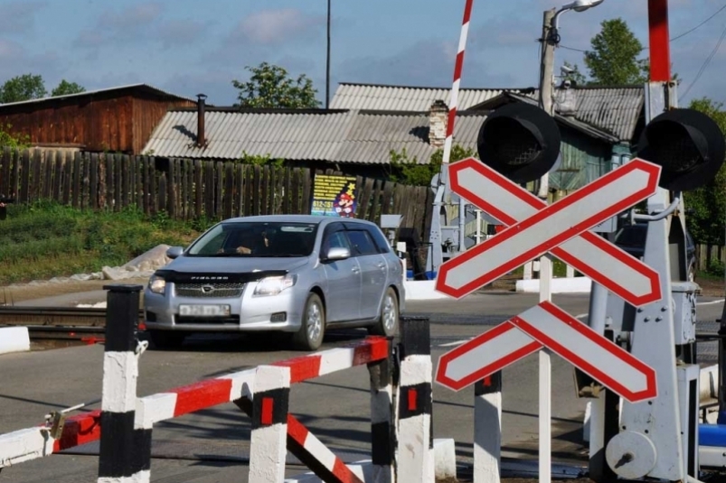 Движение транспорта по ж/д переезду "Металлист" в Биробиджане будет затруднено 30 марта