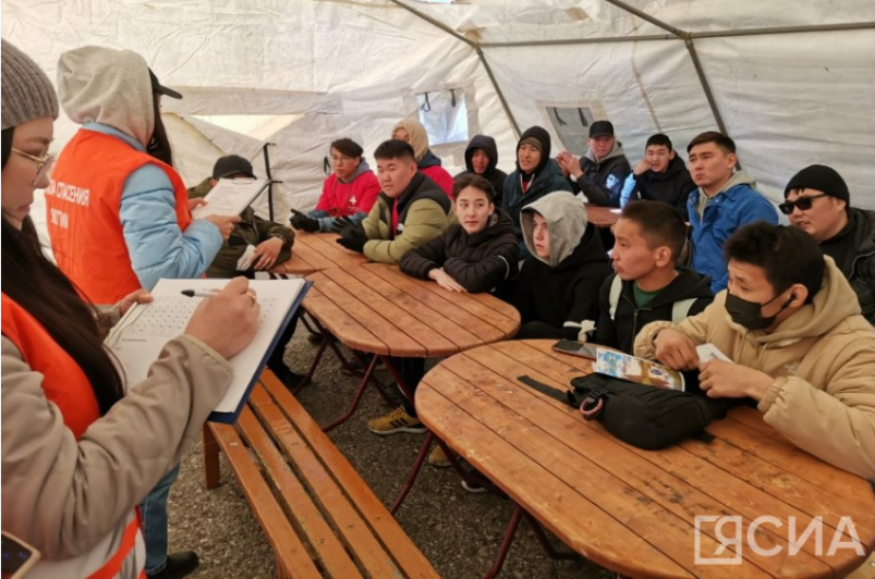 Айсен Николаев: Наши добровольцы по зову сердца помогают Якутии в чрезвычайных ситуациях