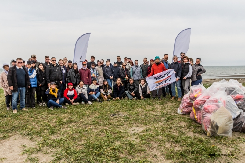Забота о Родине: коллектив проекта "Сахалин-1" провел уборку на Анивском пляже