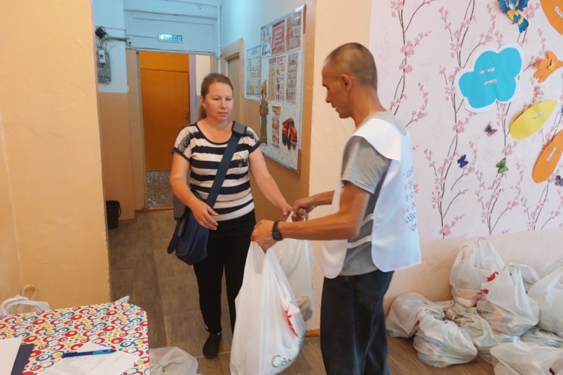 "Автобус милосердия" из Хабаровска отправился в гуманитарный рейс в маленькие сёла
