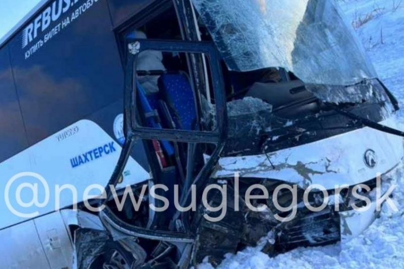 Рейсовый автобус попал в серьезное ДТП на севере Сахалина