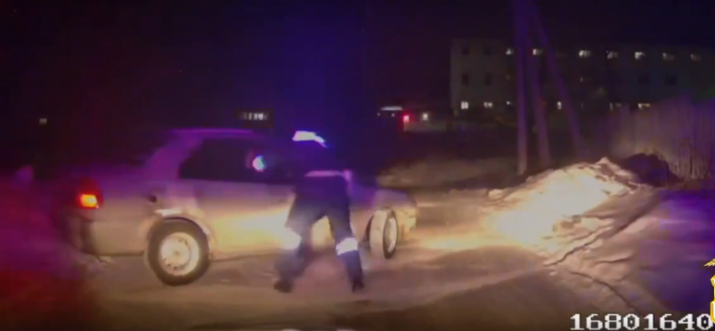 Пьяного водителя без прав задержали после опасной ночной гонки в Тулуне