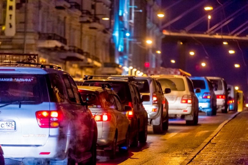 "Опять не проедешь": важную дорогу во Владивостоке перекрыли до конца марта