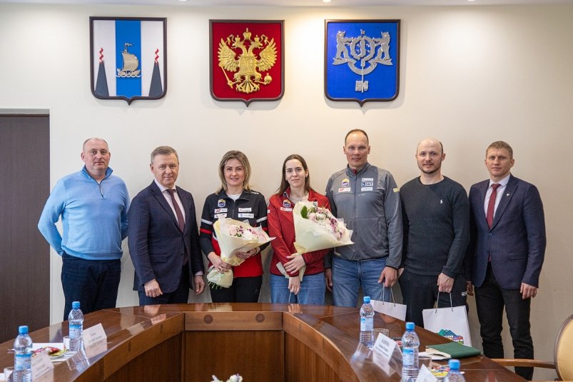 Сергей Надсадин встретился с членами сборной России по горным лыжам в Южно-Сахалинске