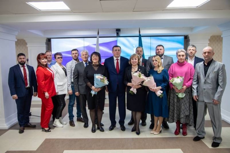 За вклад развития региона госнаграды РФ и Сахалинской области получили 12 сахалинцев