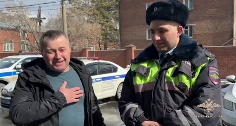 В Иркутске полицейские помогли семье с младенцем добраться до больницы