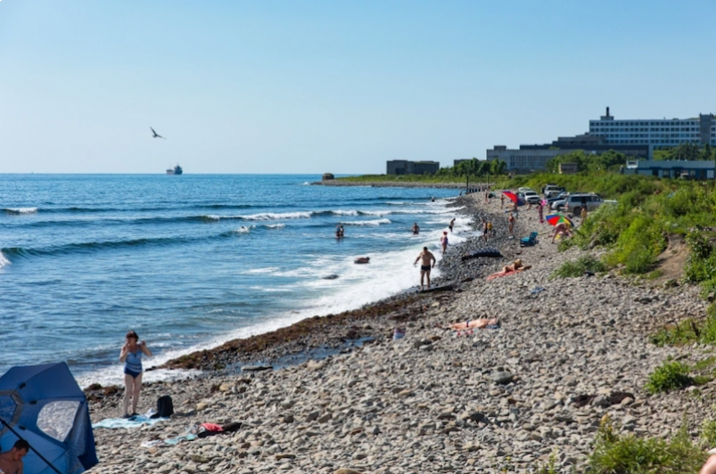 "Народ сразу рванет": перемены на популярном пляже восхитили жителей Владивостока