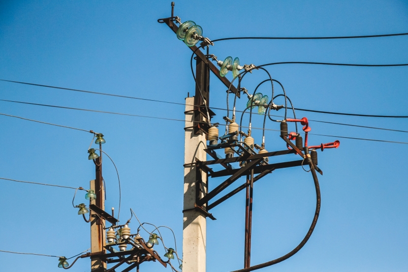 Электроэнергию ограничат в Иркутском районе 22 апреля