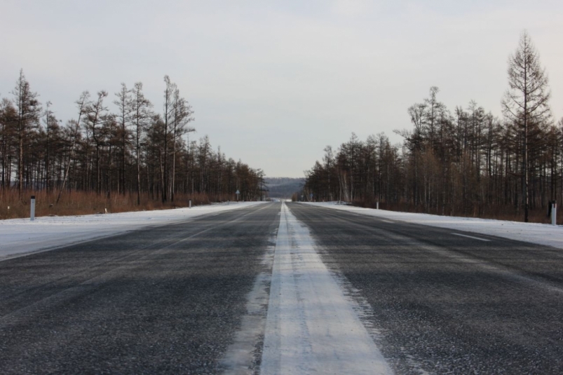 В Якутии с 24 апреля по 1 мая для сохранности дорог ограничили движение для грузовых авто