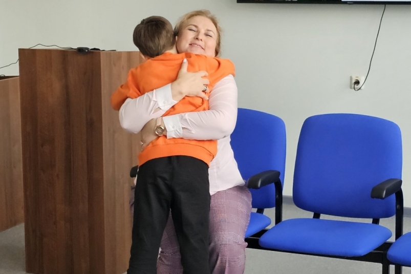 Сказка как способ объяснения: во Владивостоке взрослые и дети встретились с психологом