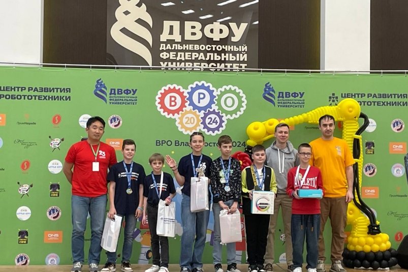 Приморские робототехники завоевали 25 медалей на соревнованиях во Владивостоке