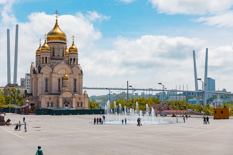 Во Владивостоке возобновил работу светомузыкальный фонтан на центральной площади