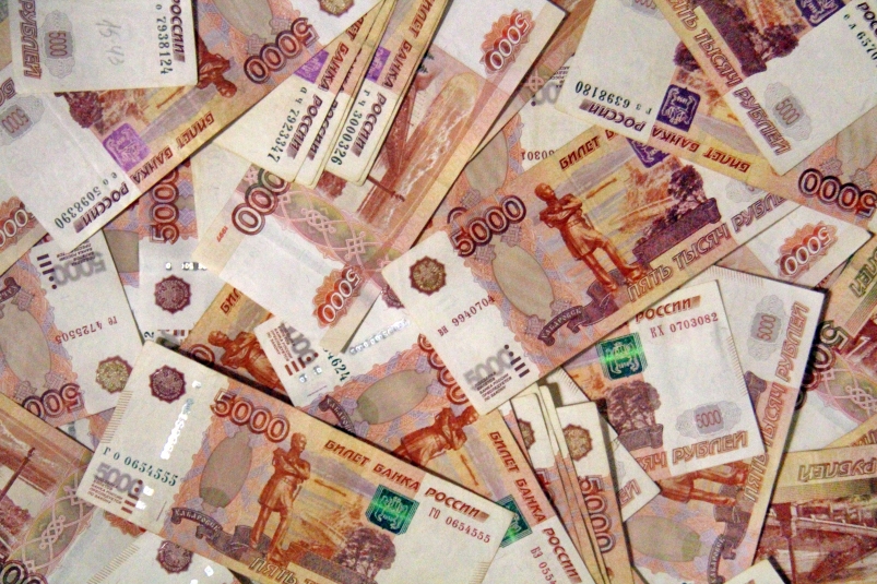 Количество фальшивых банкнот в Приморье снизилось на треть