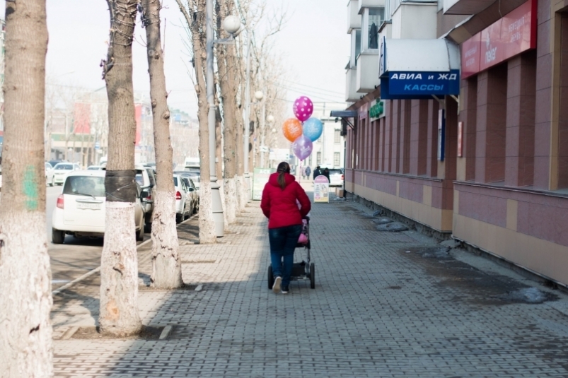Сбивший коляску с ребенком мотоциклист  из Якутии заплатил 1 млн рублей