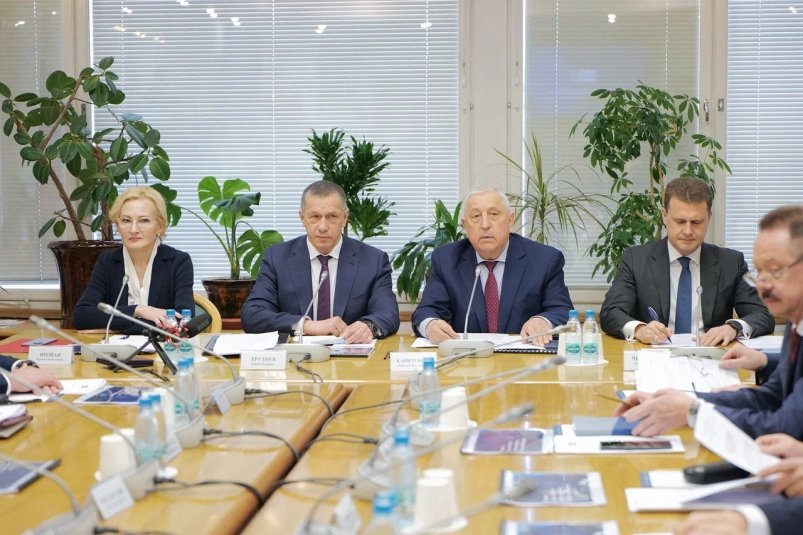 Переназначения Трутнева и Чекункова единогласно поддержаны комитетом Госдумы