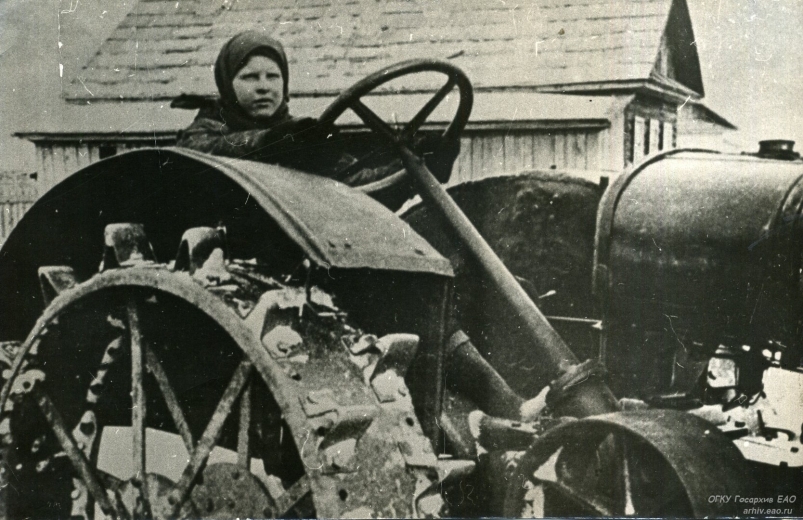 Дата в истории ЕАО: создание женских тракторных бригад в годы Великой Отечественной войны