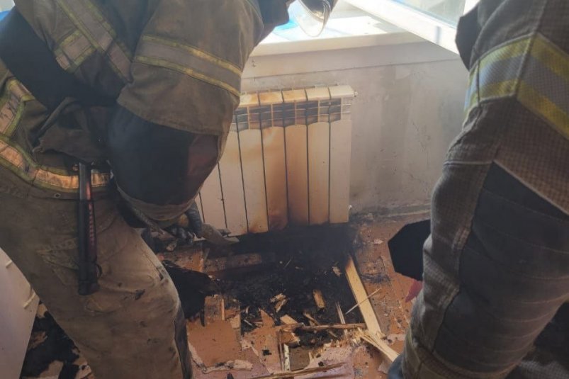 Отравившегося угарным газом мужчину спасли на пожаре в Братске