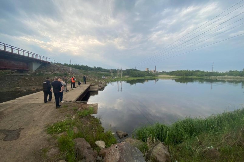 Подросток утонул во время ныряния в водоём в Хабаровском крае