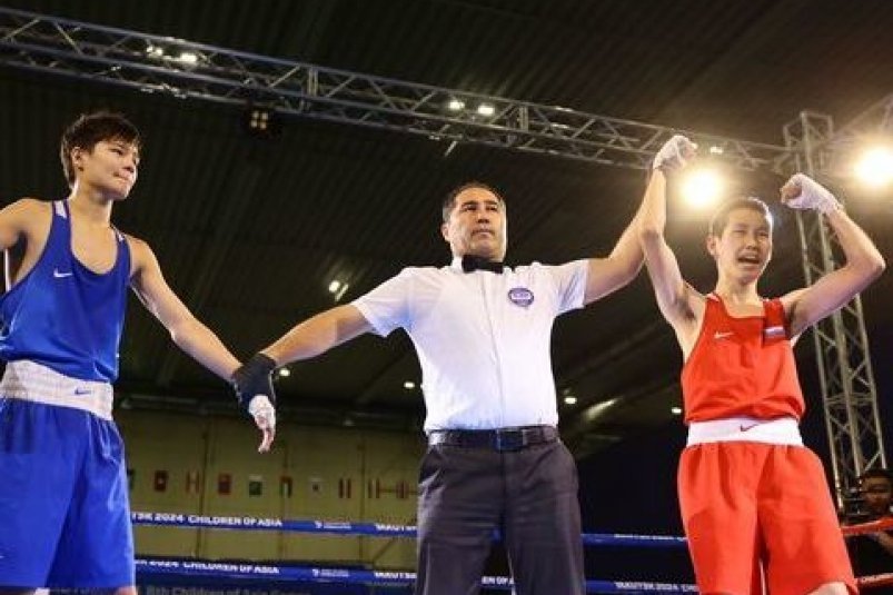 Айсен Николаев поддержал своего тезку на финальных  боях по боксу в Якутске