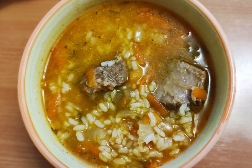 Аромат снесёт с ног: суп-харчо с говядиной по-грузински - вкус невероятный