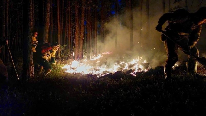 Более 400 якутян помогают огнеборцам в борьбе с лесными пожарами в Якутии