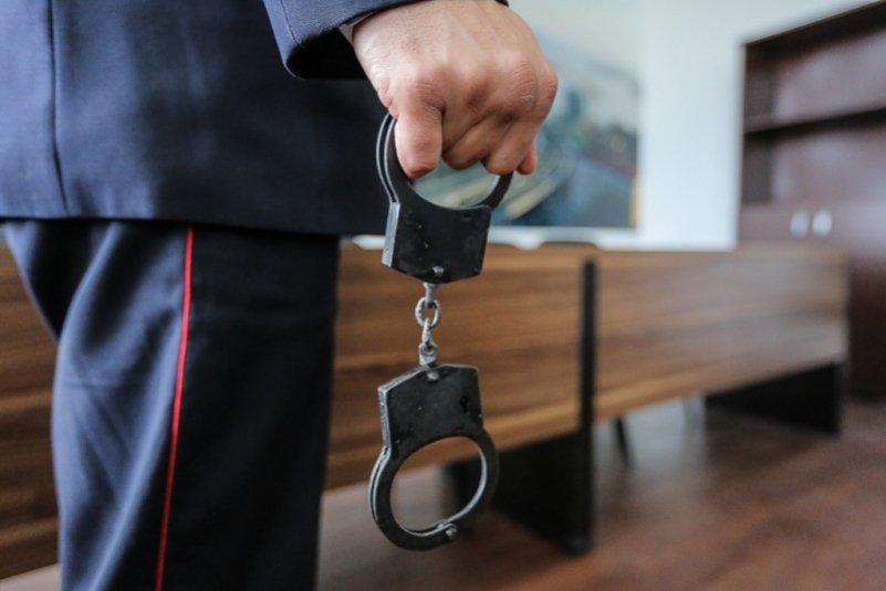 Якутские полицейские задержали мошенника из Дагестана
