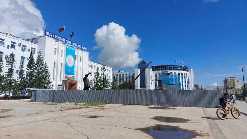 В Якутске памятник Ленину демонтировали во второй раз