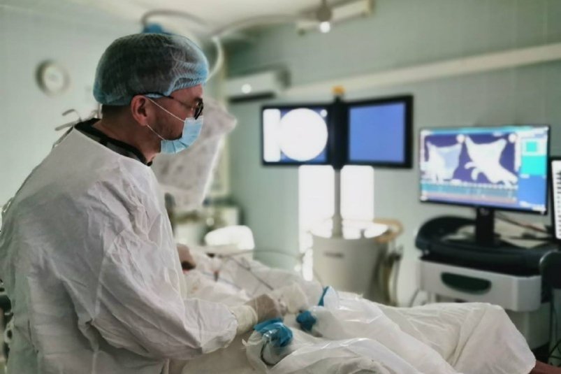 В Иркутске хирурги впервые провели уникальную операцию на сердце ребенку