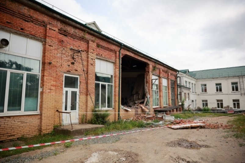 В школе №1 села Вольно-Надеждинское построят новое крыло после обрушения