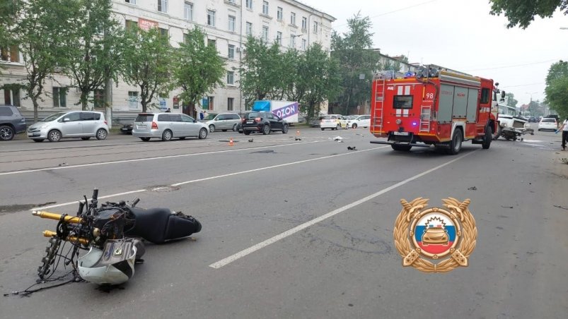 Мотоциклист погиб в результате столкновения с "вахтовиком" в Комсомольске-на-Амуре