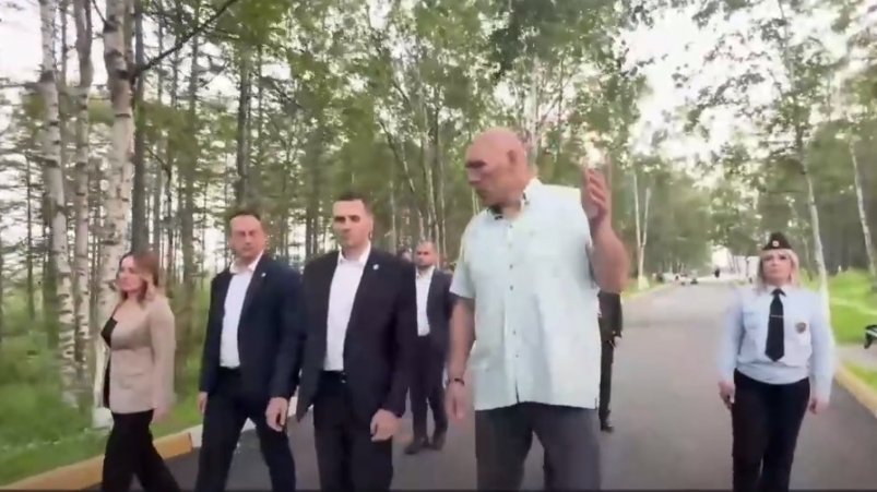 Неожиданно: человека-легенду Николая Валуева встретил Дмитрий Демешин в Ванино