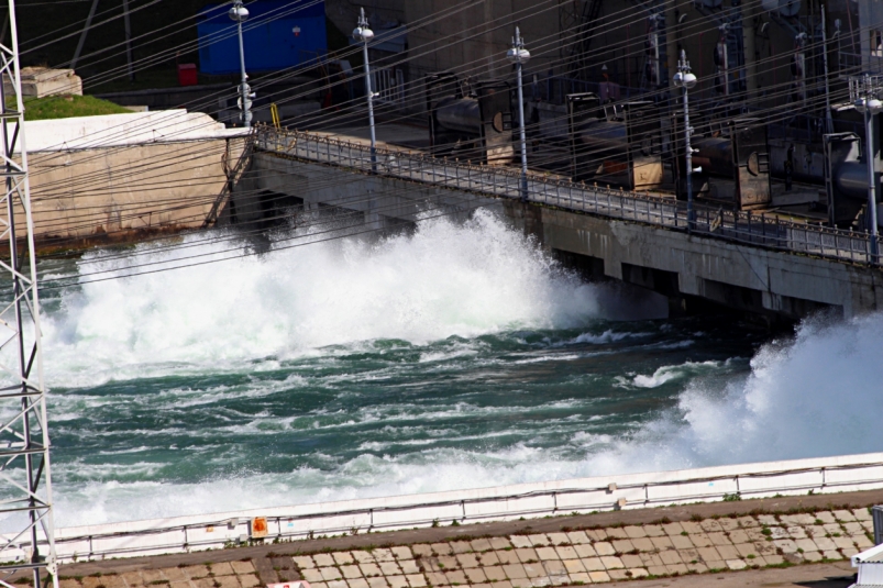 Сбросы Иркутской ГЭС снизили до 2 тысяч кубометров из-за сильных дождей