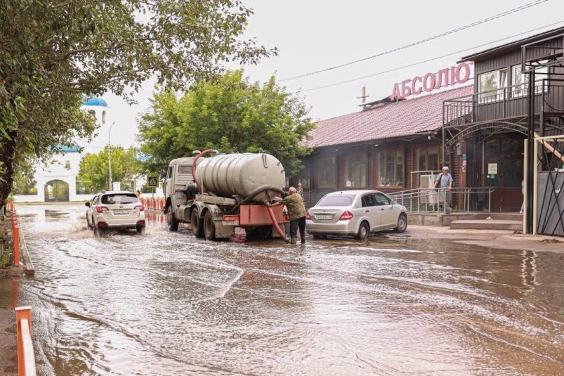 В Улан-Удэ за ночь откачали воду объёмом с 13 железнодорожных вагонов