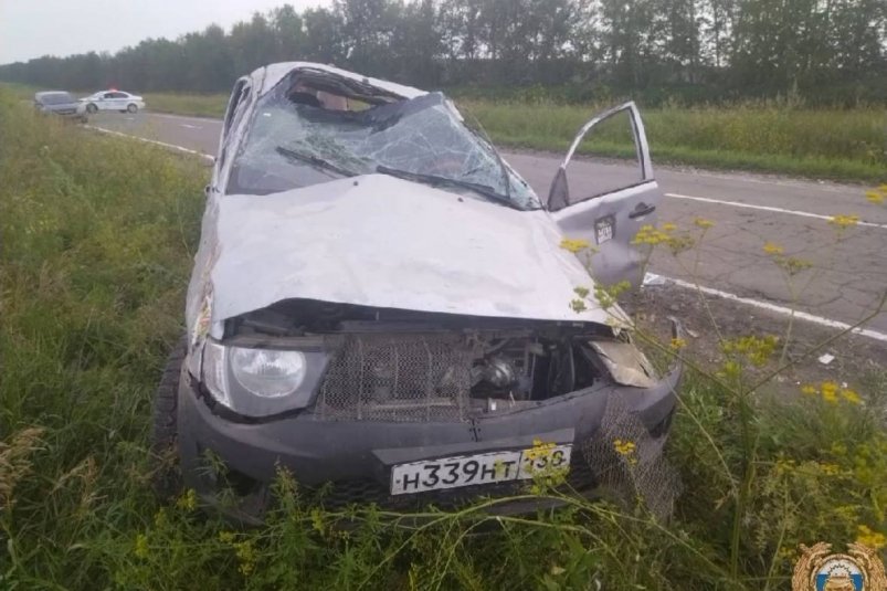 39-летний водитель иномарки пострадал из-за опрокидывания автомобиля в Черемховском районе