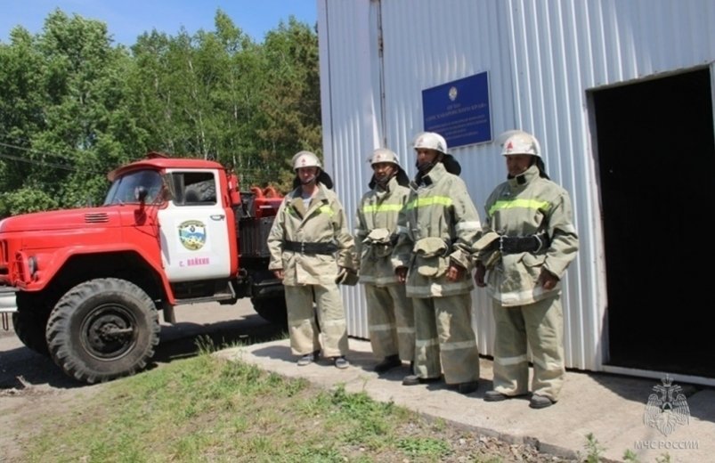 Добровольная пожарная охрана оказывает помощь в защите от огня в Хабаровском крае