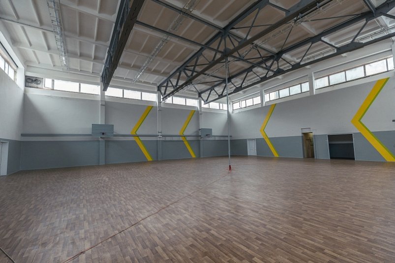 Капитальный ремонт спортзала в школе №80 Владивостока подходит к завершению - мэрия