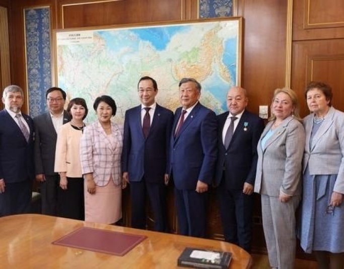 Глава Якутии провел встречу с ведущими онкологами России и Казахстана