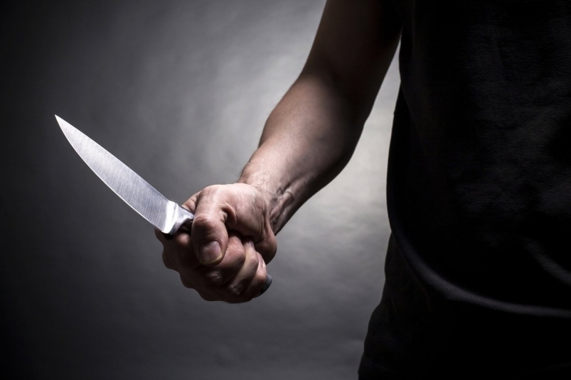 63-летний уроженец Иркутской области с ножом угрожал полицейским в Анапе