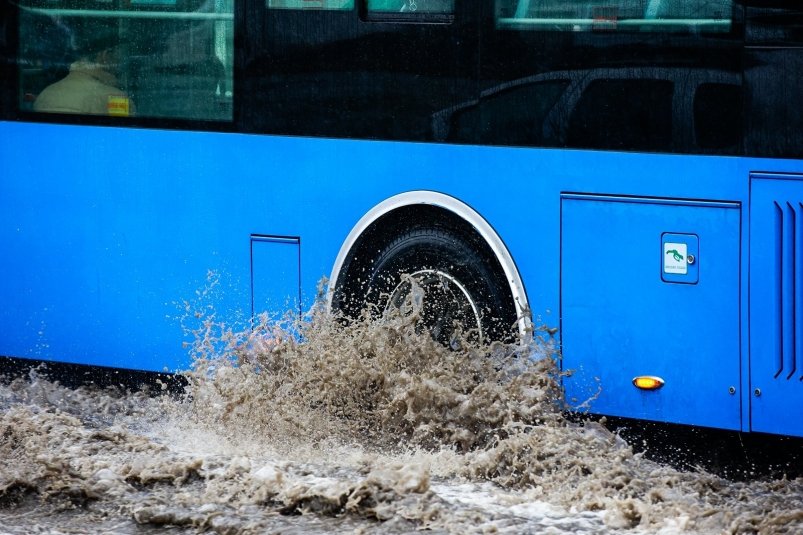 "Уже захлебнемся скоро?" Люди зашли в автобус и не поверили глазам во Владивостоке