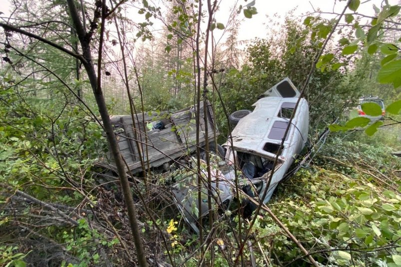 В Якутии в результате ДТП погиб водитель, двое пострадали