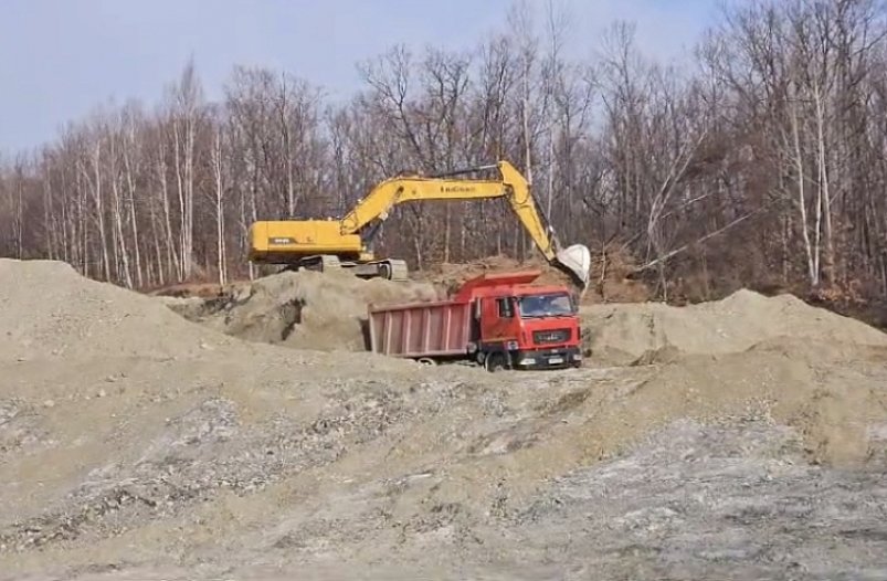 В Приморье ремонтируют трассу, пострадавшую от тайфуна HINNAMNOR