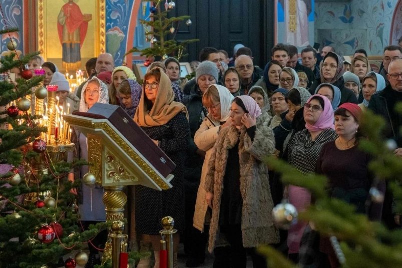 Рождественские богослужения состоялись в храмах Южно-Сахалинска