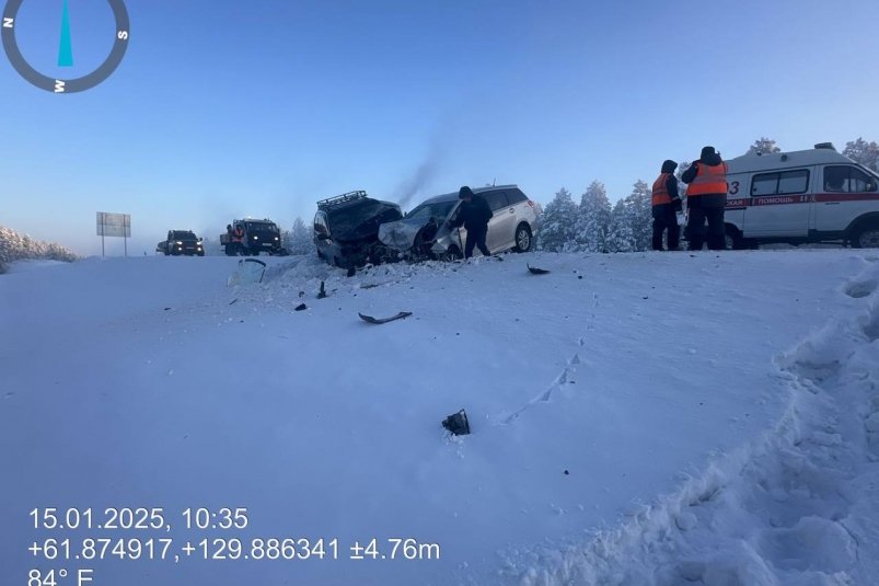 На федеральной трассе в результате ДТП пострадали 5 человек в Якутии