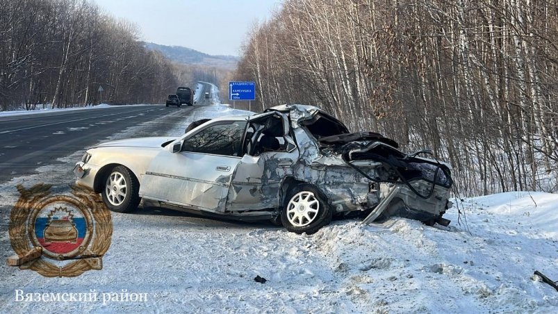 Тяжелые травмы получил водитель в результате ДТП на трассе в Хабаровском крае