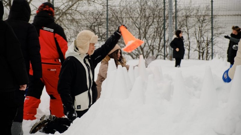 Студотряды на Сахалине приняли участие в веселых стартах