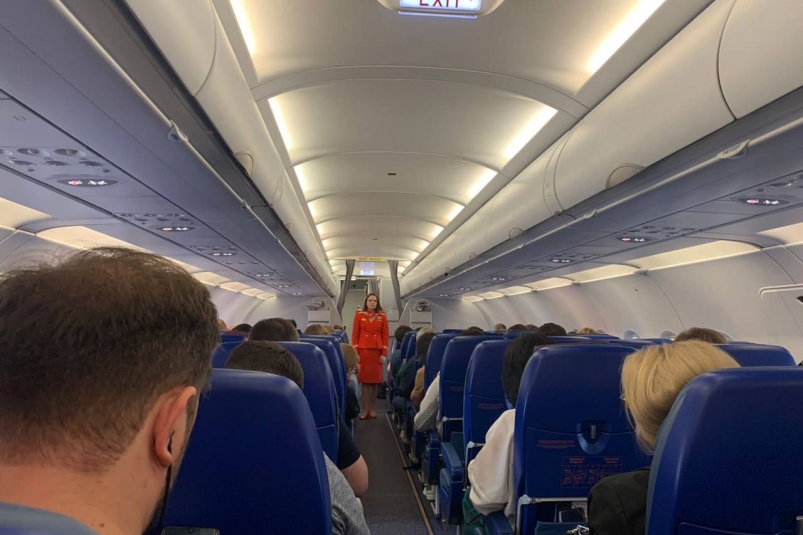 "Боролись за жизнь до конца": жуткий случай на борту самолета на рейсе Москва–Владивосток