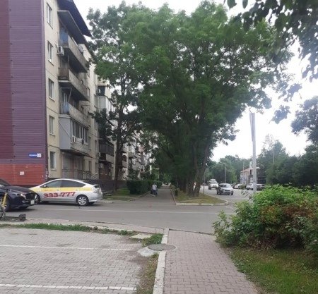 Школьница на электросамокате тяжело пострадала в ДТП с автомобилем. пресс-служба УМВД России по Приморскому краю